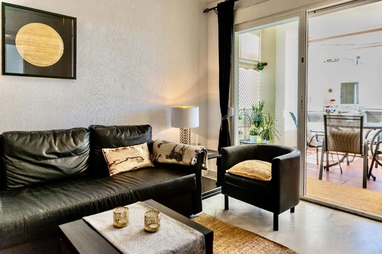 Marbella Lovely 3-Bedroom Apartment 350 M Walk To The Beach España