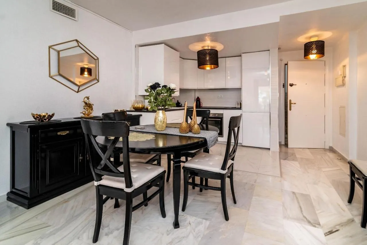Marbella Lovely 3-Bedroom Apartment 350 M Walk To The Beach España