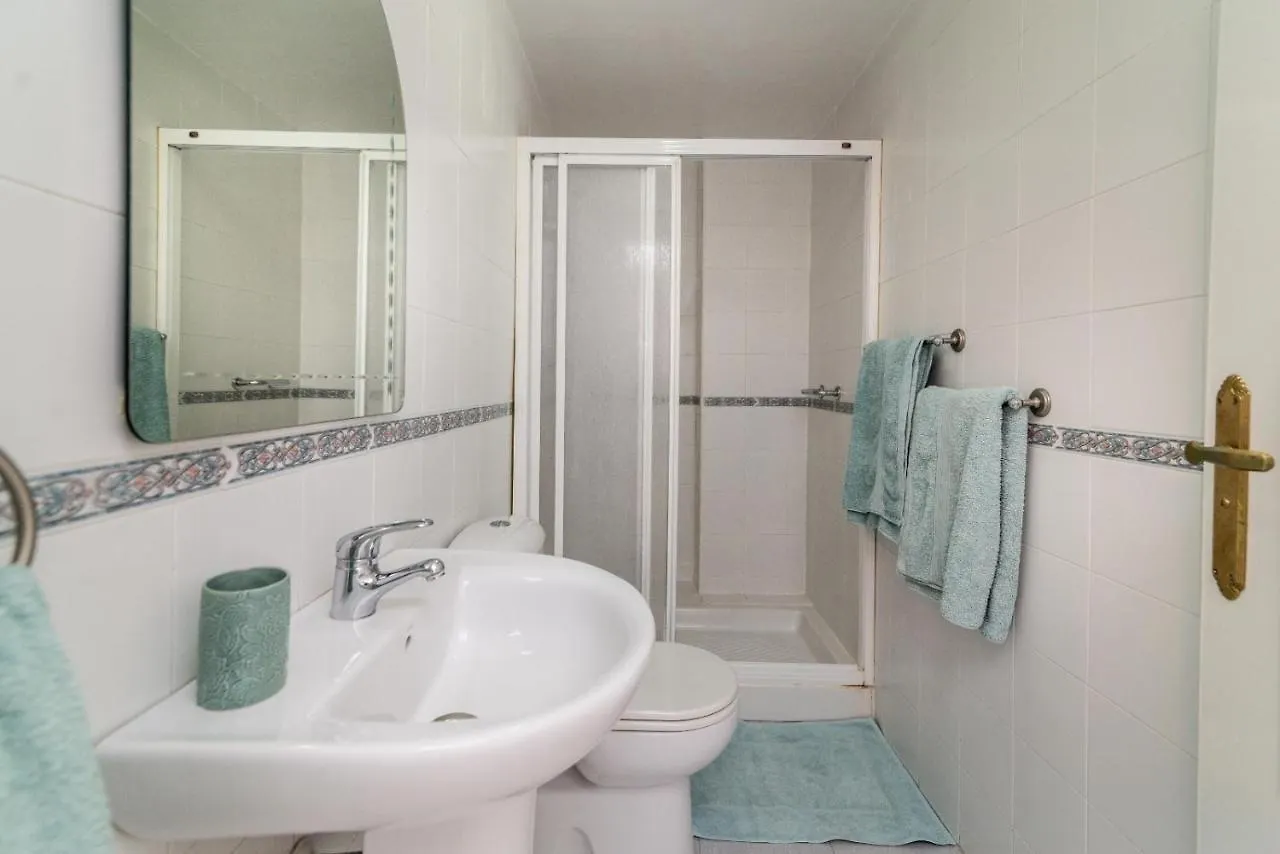 Marbella Lovely 3-Bedroom Apartment 350 M Walk To The Beach