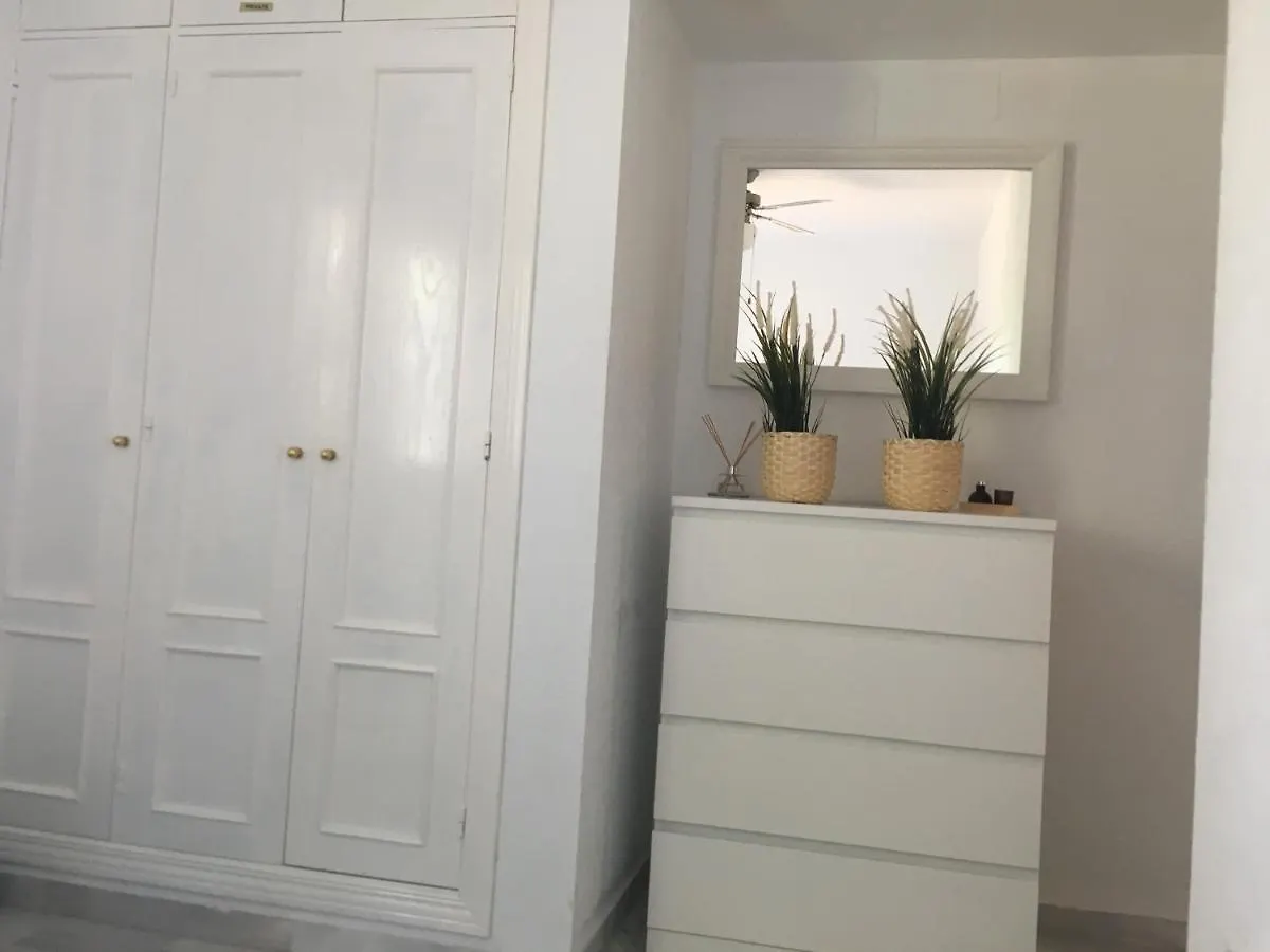 Marbella Lovely 3-Bedroom Apartment 350 M Walk To The Beach 0*,
